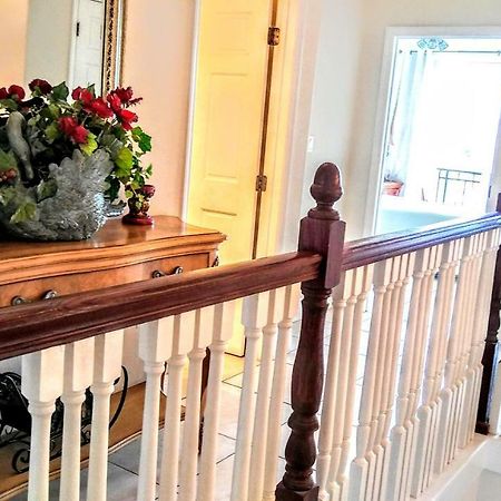 Mediterranean Three Story Beach Townhouse เซนต์พีทบีช ภายนอก รูปภาพ