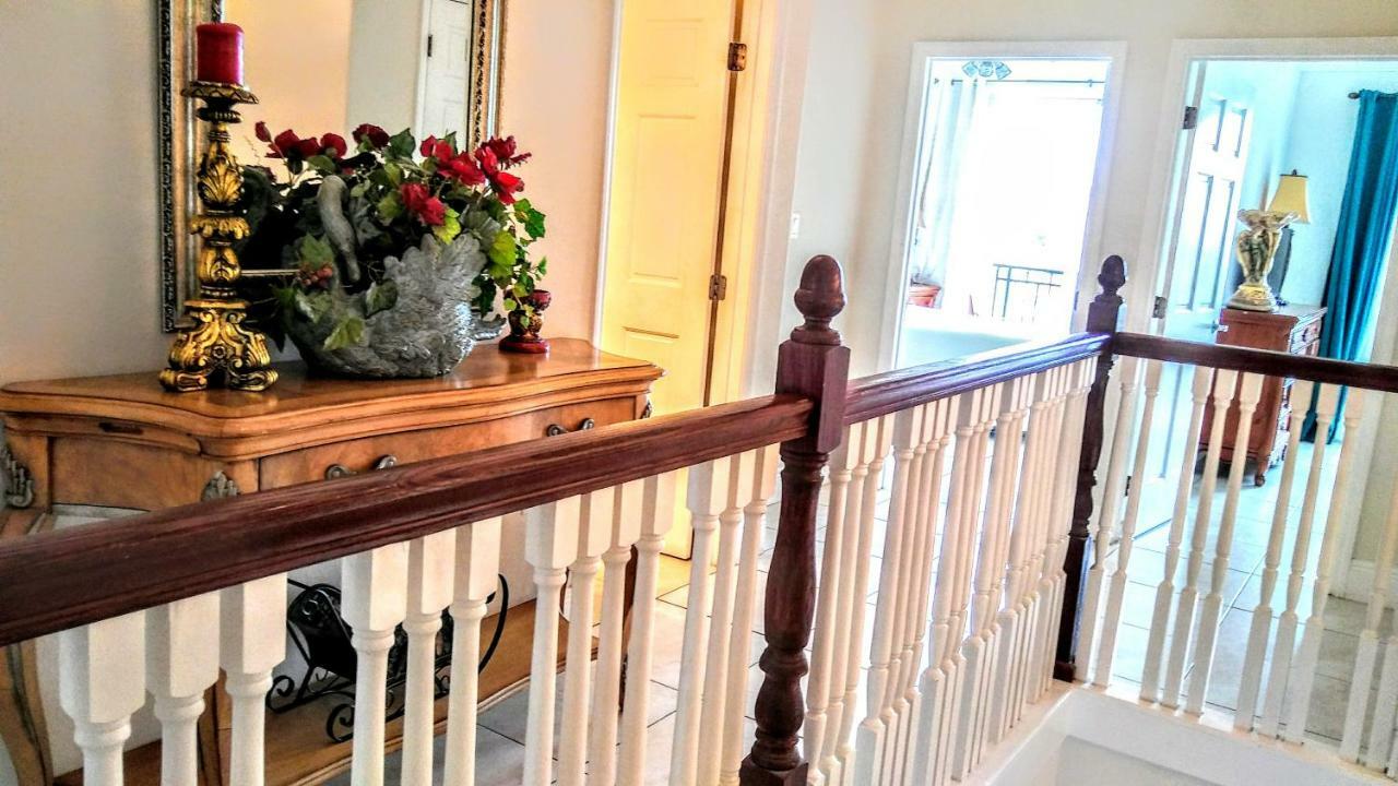 Mediterranean Three Story Beach Townhouse เซนต์พีทบีช ภายนอก รูปภาพ