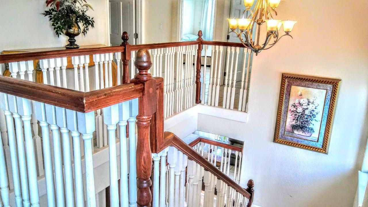 Mediterranean Three Story Beach Townhouse เซนต์พีทบีช ภายนอก รูปภาพ