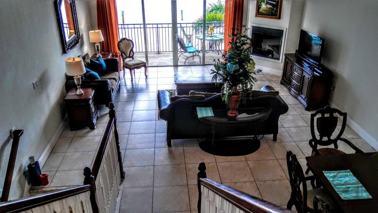Mediterranean Three Story Beach Townhouse เซนต์พีทบีช ภายนอก รูปภาพ