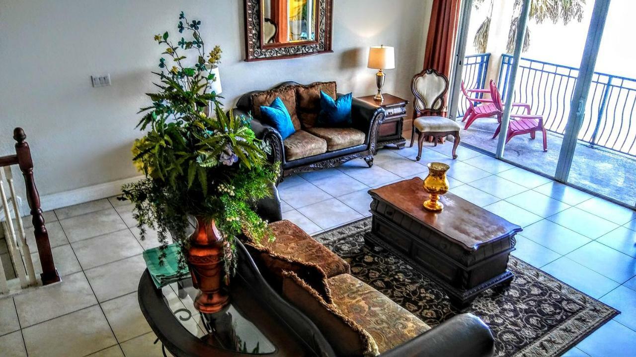 Mediterranean Three Story Beach Townhouse เซนต์พีทบีช ภายนอก รูปภาพ