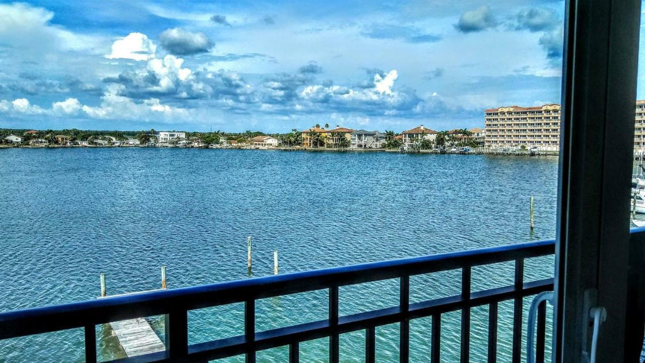 Mediterranean Three Story Beach Townhouse เซนต์พีทบีช ภายนอก รูปภาพ